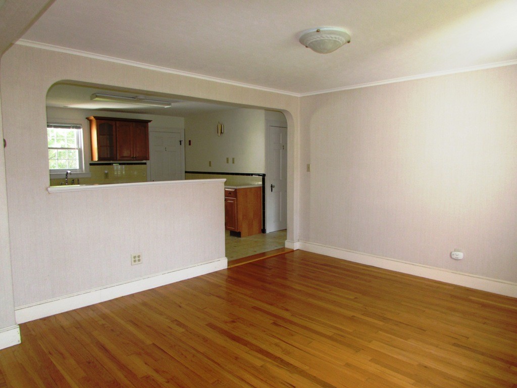 51 Ideal Road Worcester, MA 01604 - Photo 7 of 29 Gallery Image 7
