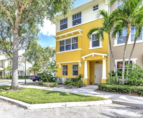 $449,900 | 883 Millbrae Court, Unit 1, West Palm Beach, FL 33401