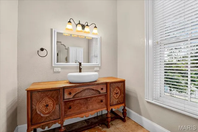 $239,900 | 402 Abend Street, Belleville, IL 62220