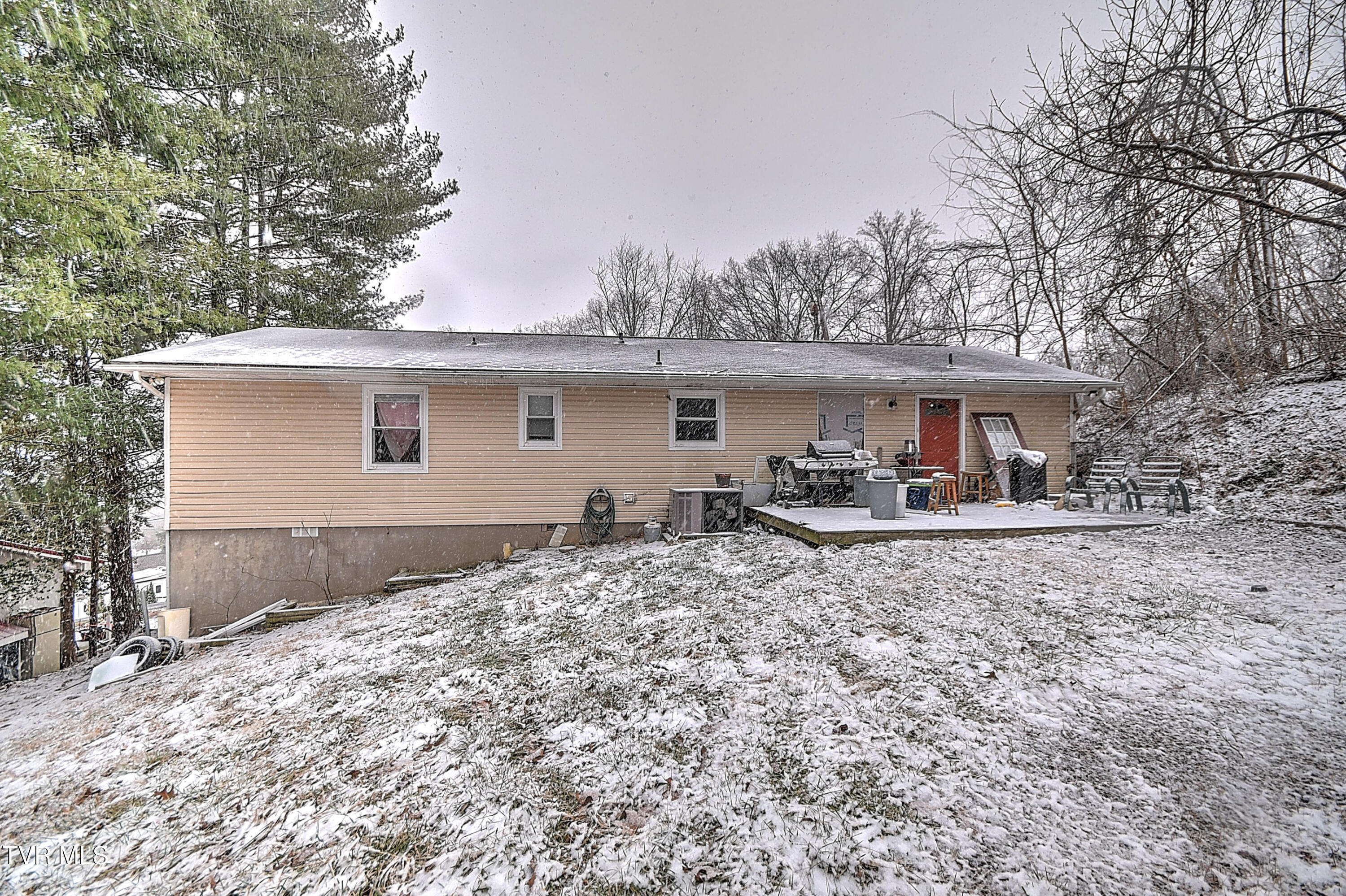 126 Whitehills Road Kingsport, TN 37660 - Photo 15 of 20 126 Whitehills CP-15