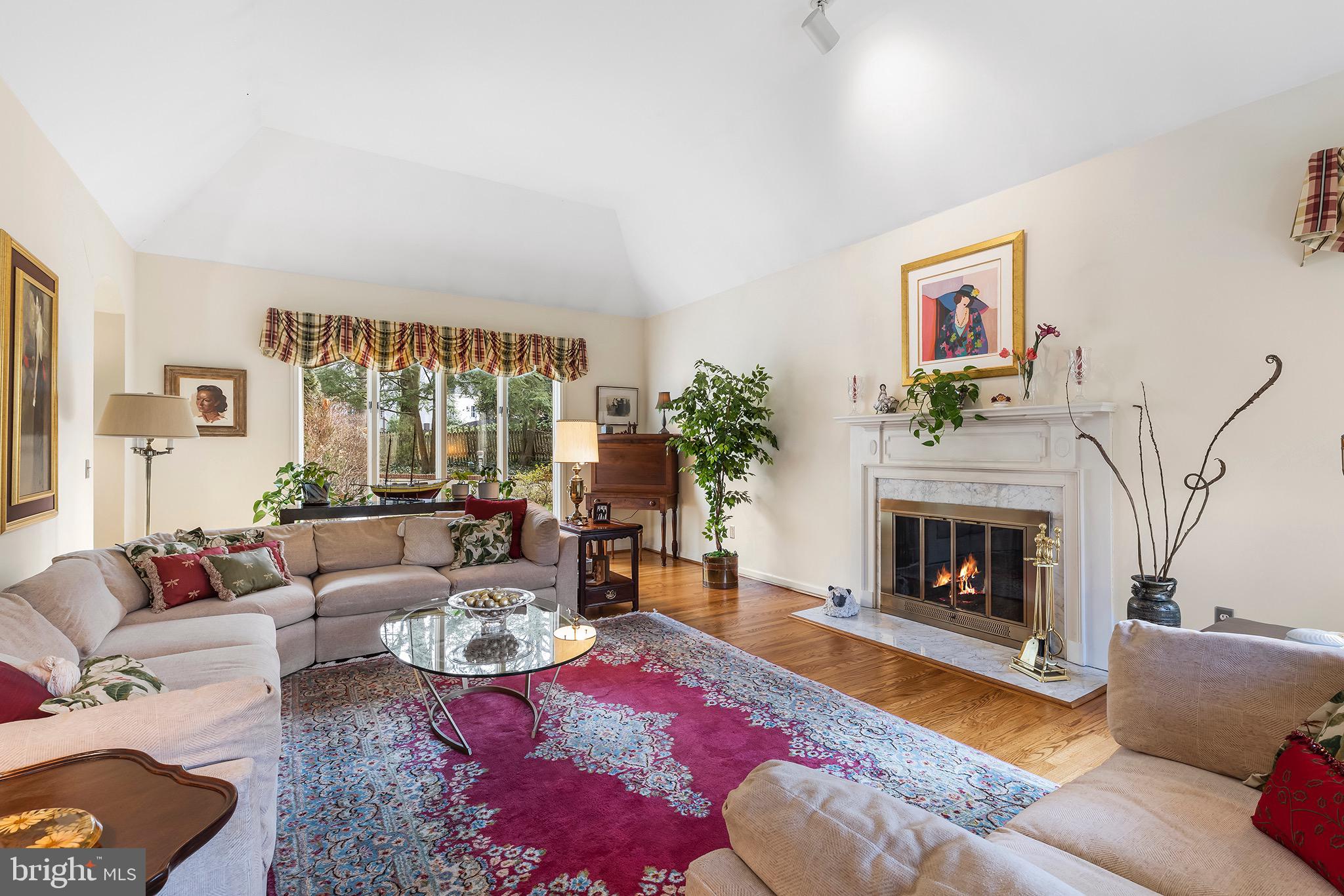 131 Woods Lane Wayne, PA 19087 - Photo 4 of 34 Living room