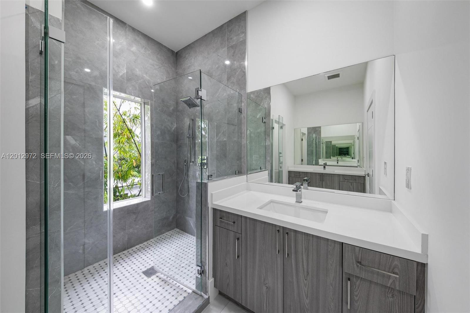 3142 Carter Street, Unit 3142 Miami, FL 33133 - Photo 22 of 41 Master bathroom
