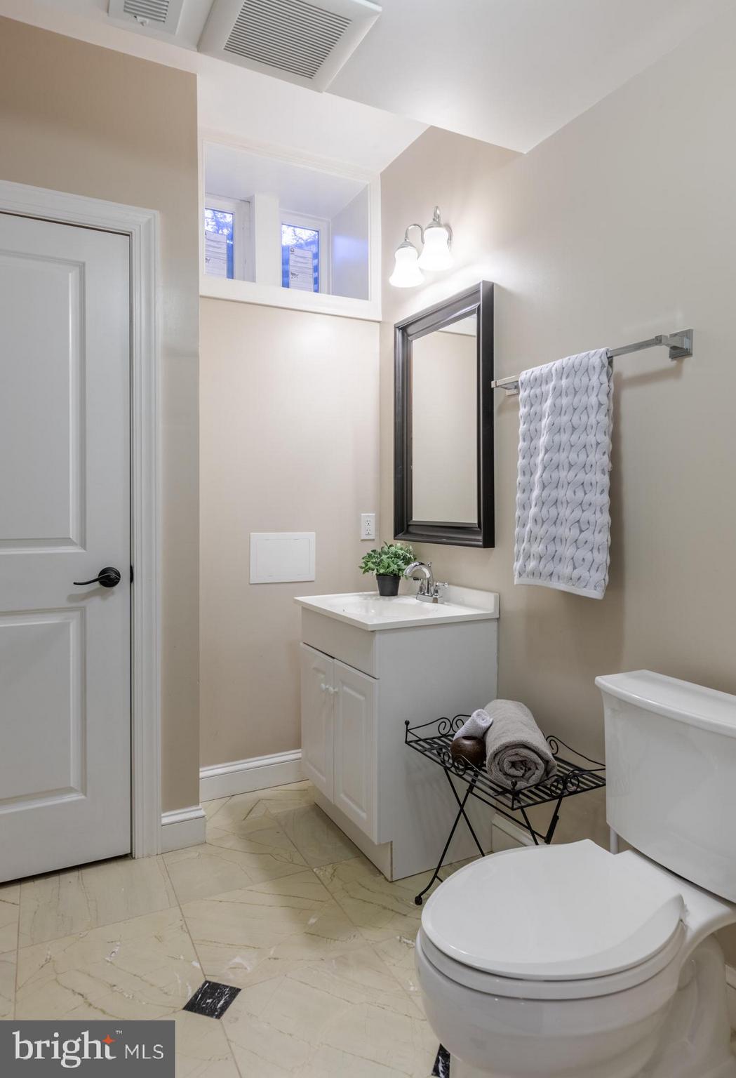 1111 McNeil Lane Silver Spring, MD 20905 - Photo 10 of 58 Gallery Image 10