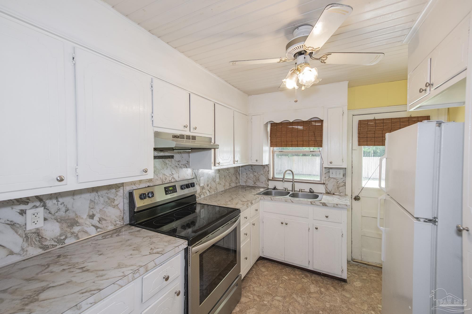 6659 Sanders Street Milton, FL 32570 - Photo 12 of 31