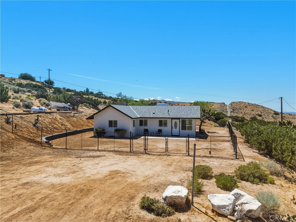 25735 Santa Rosa Road Apple Valley, CA 92308 - Photo 5 of 37
