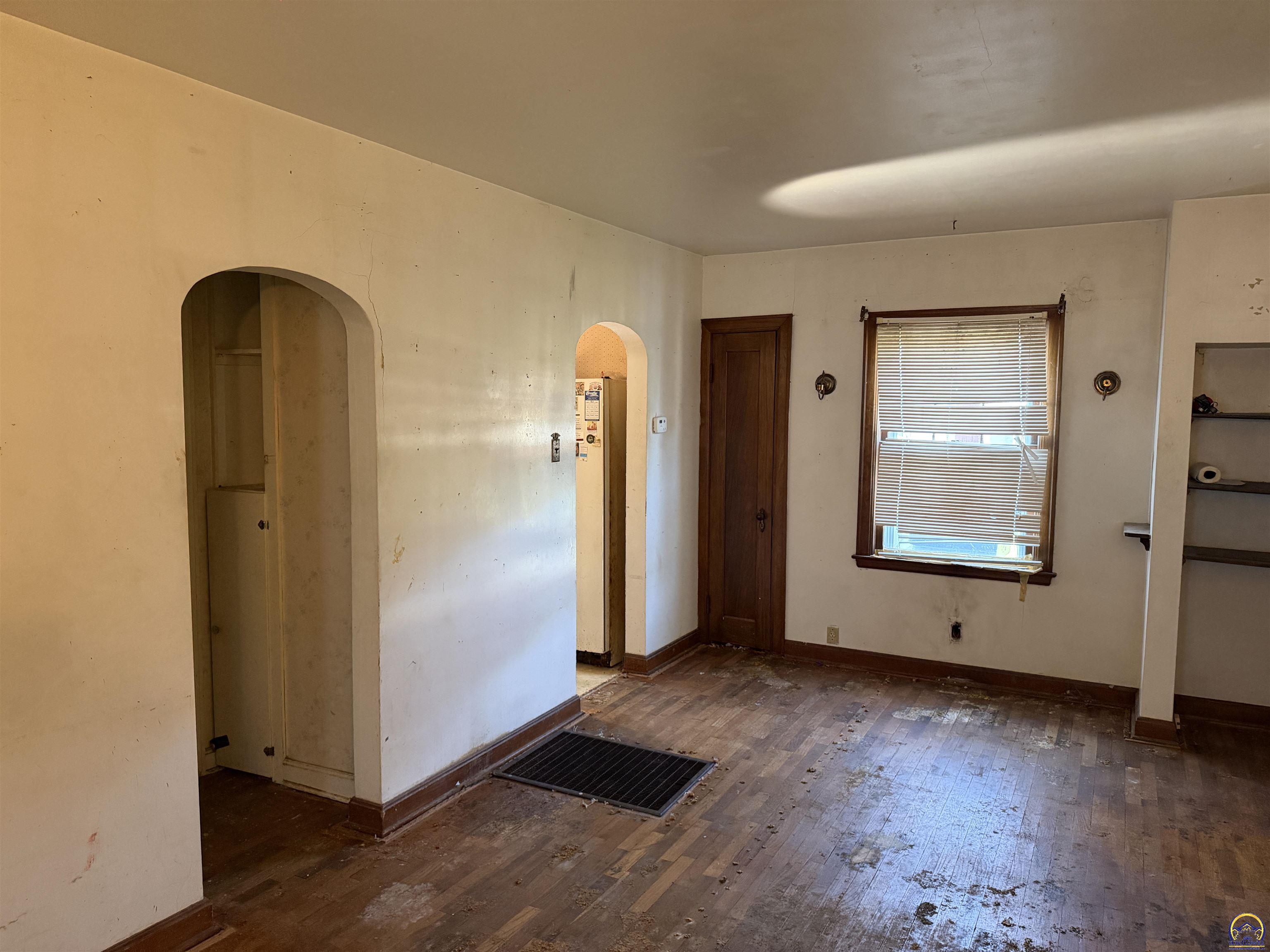 941 Southwest Webster Avenue Topeka, KS 66606 - Photo 6 of 14