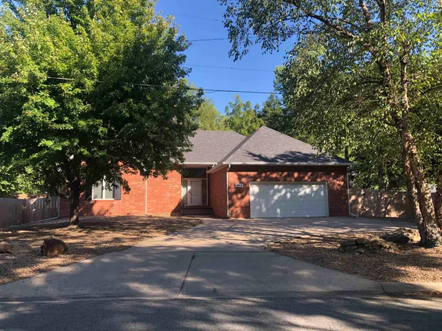 $375,000 | 1900 Terrace Drive, Newton, KS 67114