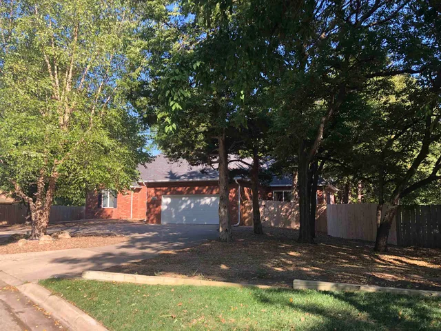 $375,000 | 1900 Terrace Drive, Newton, KS 67114