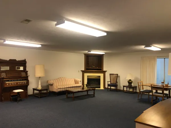 $375,000 | 1900 Terrace Drive, Newton, KS 67114