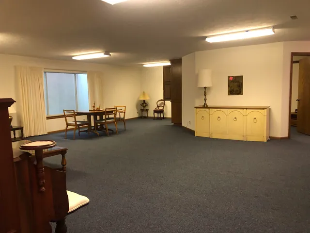 $375,000 | 1900 Terrace Drive, Newton, KS 67114