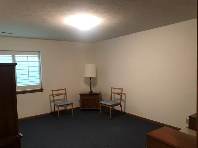 $375,000 | 1900 Terrace Drive, Newton, KS 67114