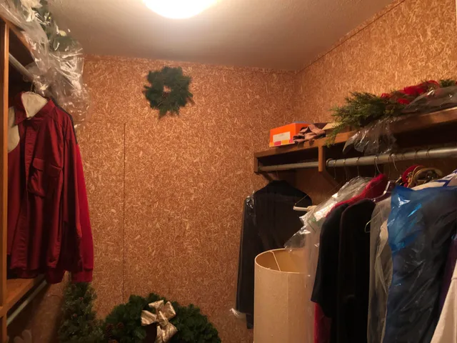 $375,000 | 1900 Terrace Drive, Newton, KS 67114