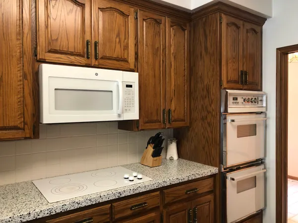 $375,000 | 1900 Terrace Drive, Newton, KS 67114