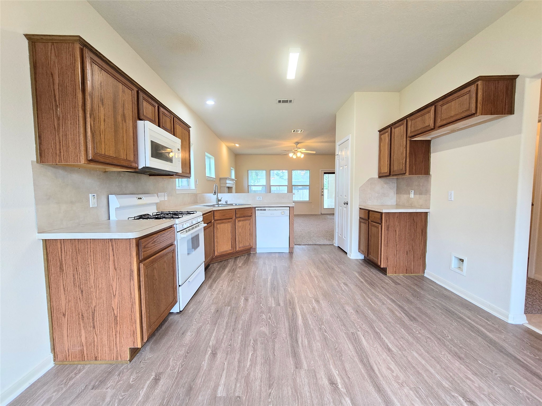 802 Marksey Court Spring, TX 77386 - Photo 8 of 27