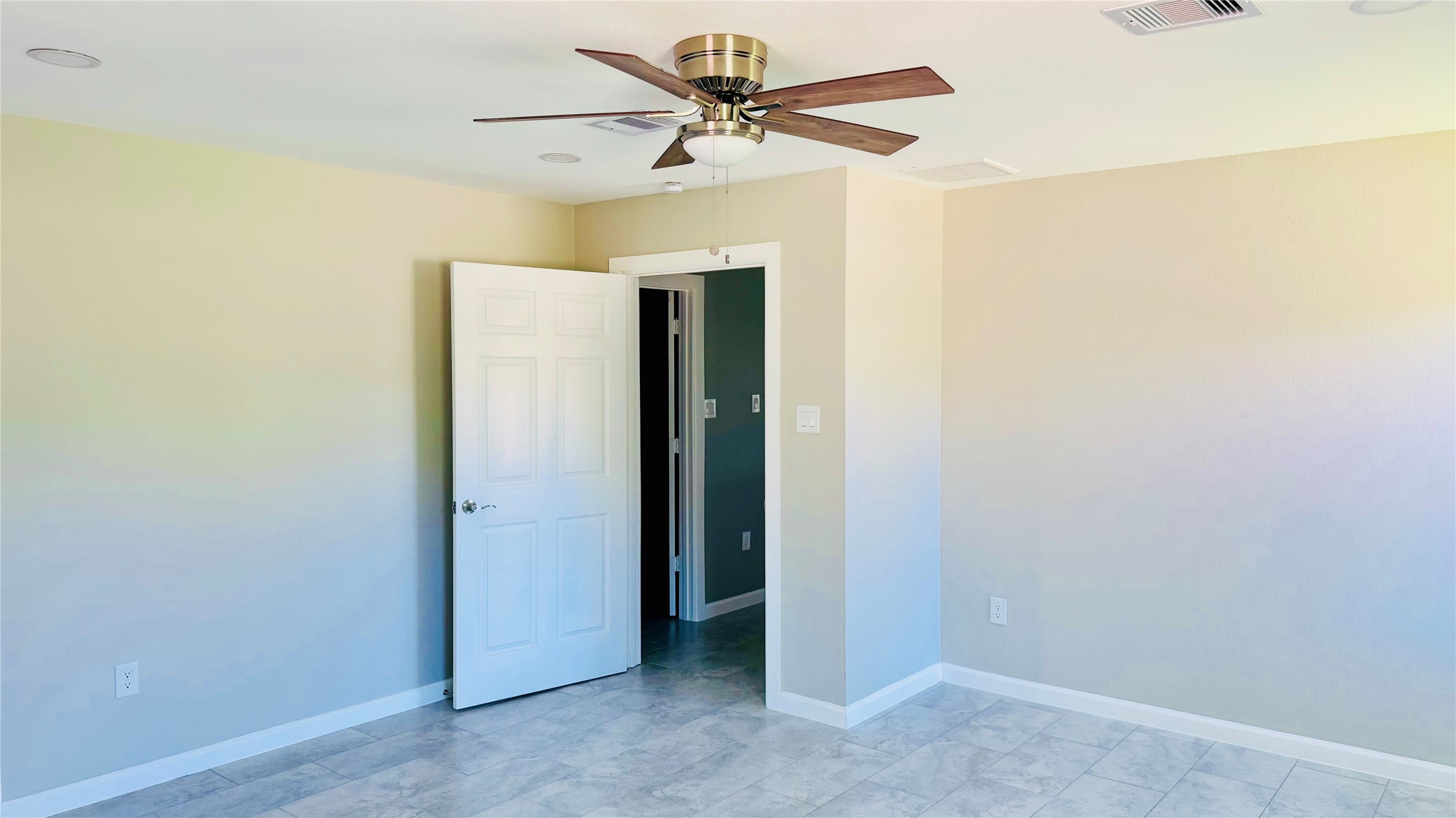 1434 County Road 878A Sweeny, TX 77480 - Photo 34 of 36 a view of a livingroom with a ceiling fan and a fan