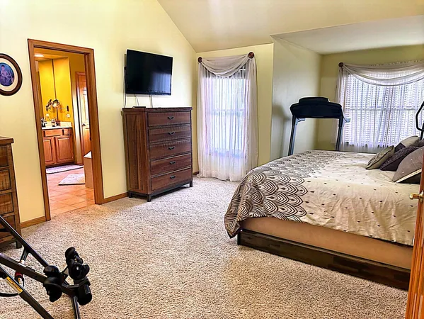 $629,000 | 2484 Warwick Court, Aurora, IL 60503