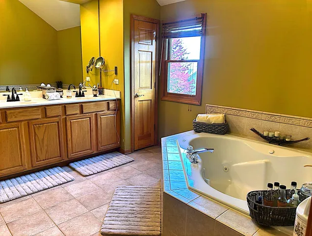 $629,000 | 2484 Warwick Court, Aurora, IL 60503