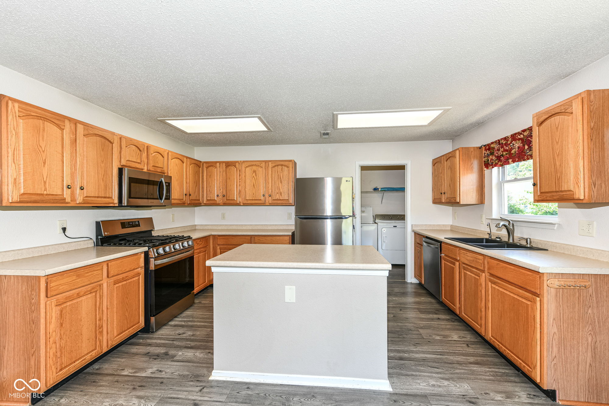 6864 Merritt Ridge Way Avon, IN 46123 - Photo 14 of 40