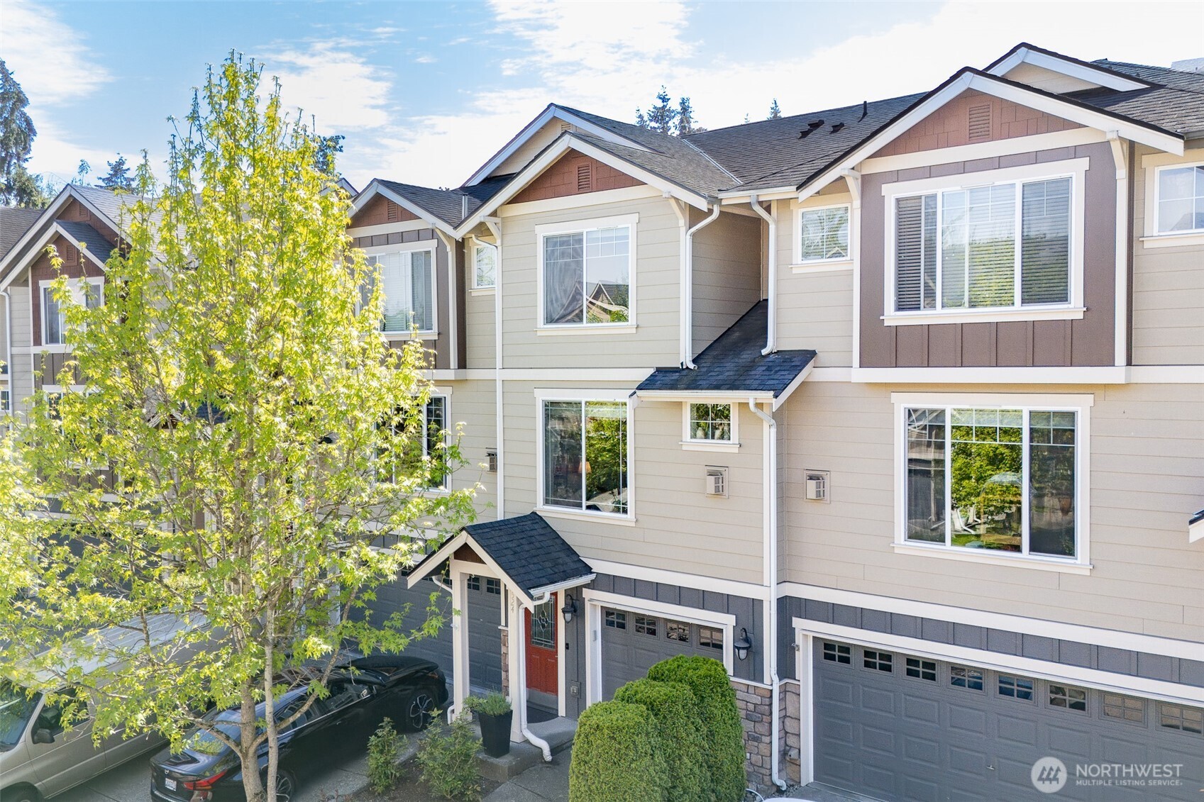 524 Pilchuck Path Everett, WA 98201 - Photo 1 of 24