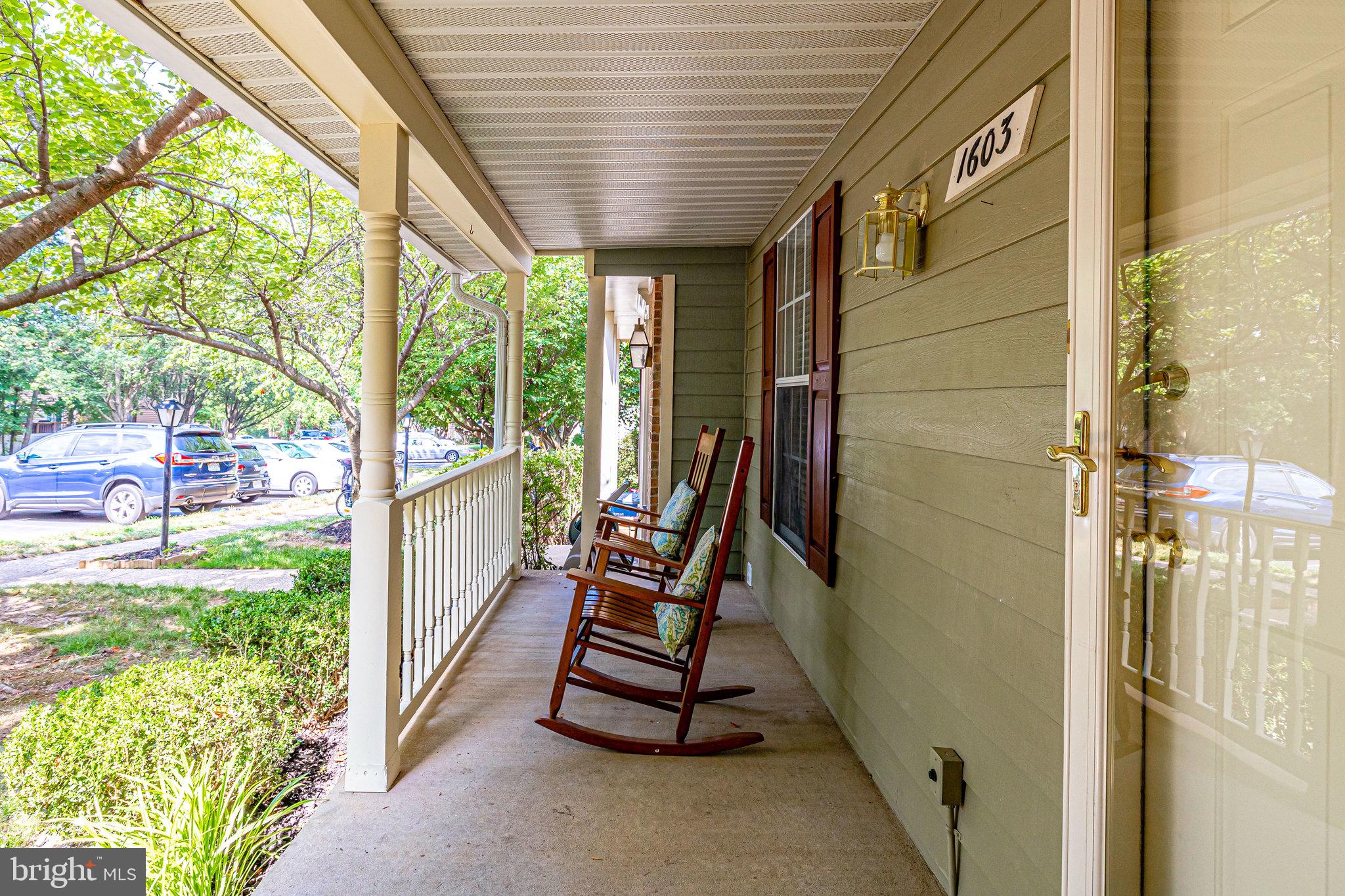 1603 Autumn Ridge Circle Reston, VA 20194 - Photo 3 of 37