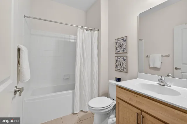 a house view with swimming pool