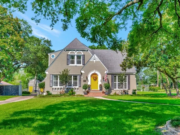 $524,000 | 402 South Bynum Street, Lufkin, TX 75904