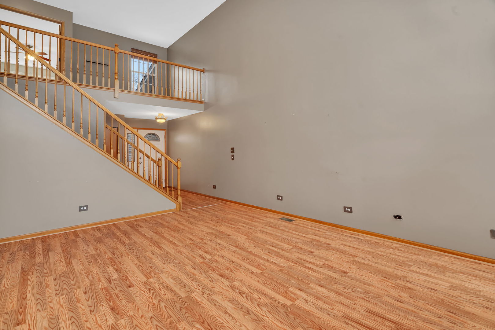 936 Treeline Court Lockport, IL 60441 - Photo 11 of 33 a view of an entryway with wooden floor