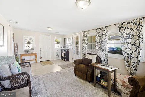 $430,000 | 24 Garden Lane, Levittown, PA 19055