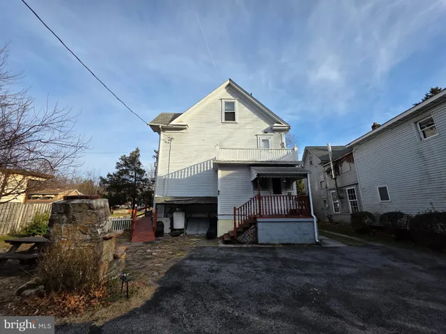 $265,000 | 318 South Washington Street, Berkeley Springs, WV 25411