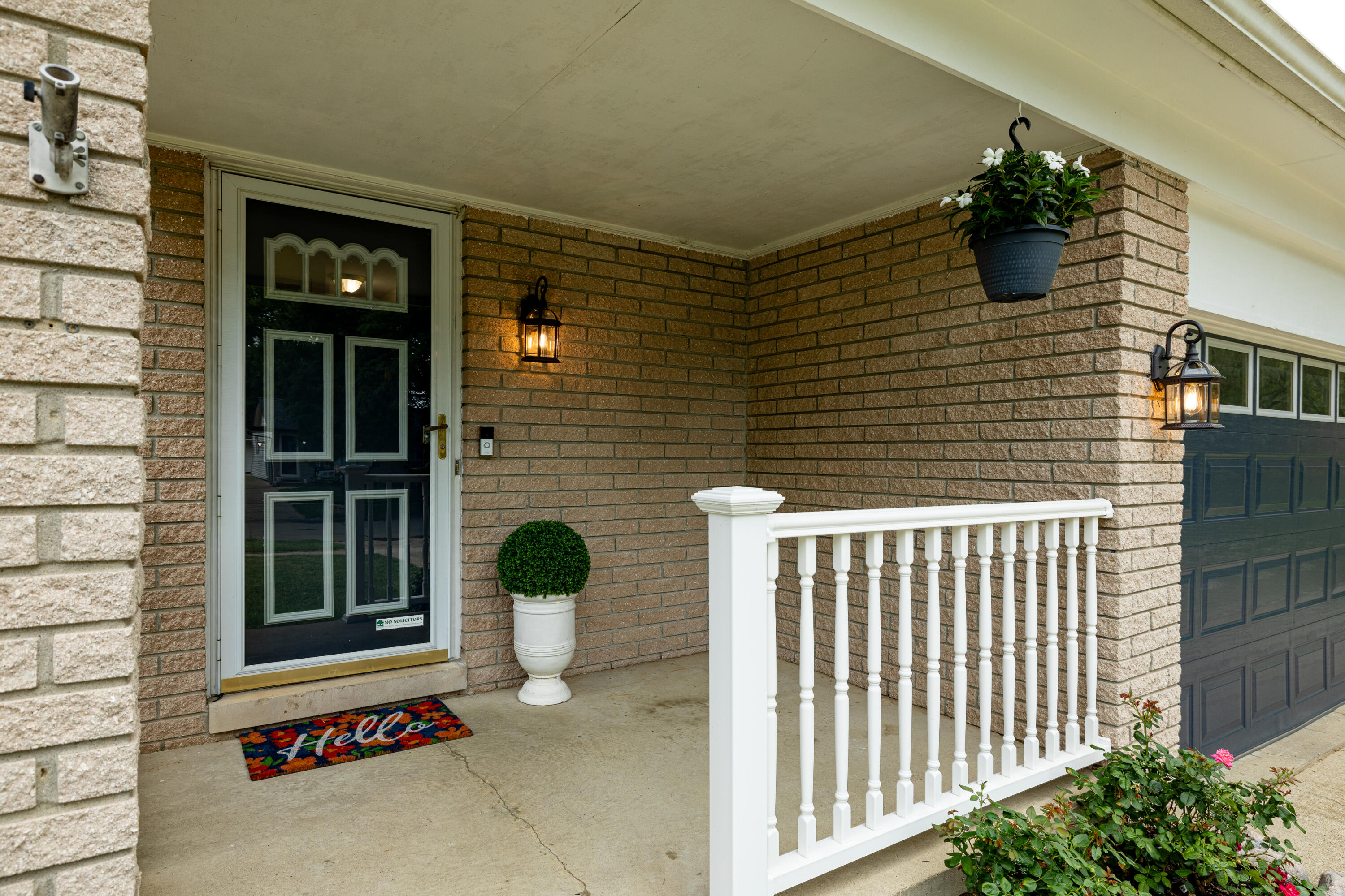 39740 Coronation Road Canton, MI 48188 - Photo 3 of 41 39740 Coronation Rd (34 of 41)