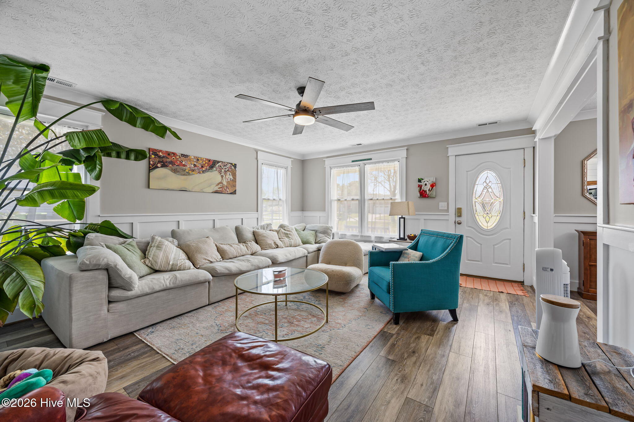 1904 Paulette Road Morehead City, NC 28557 - Photo 8 of 40 Living Room