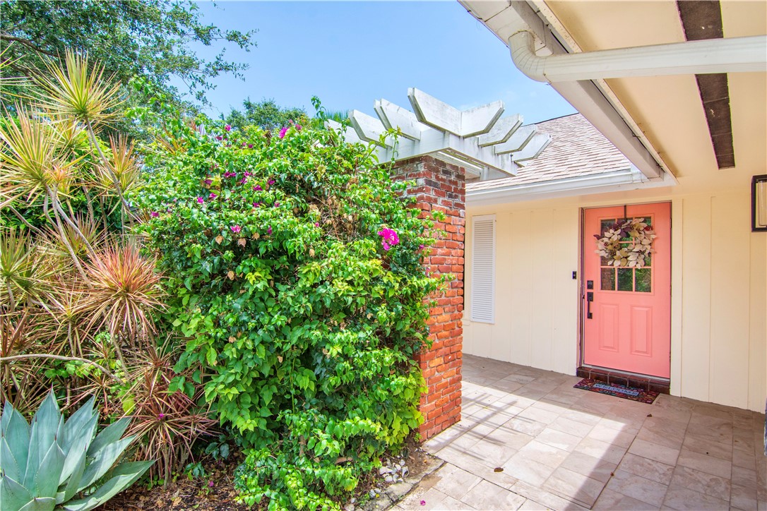 1060 Clipper Road Vero Beach, FL 32963 - Photo 6 of 35 Gallery Image 6
