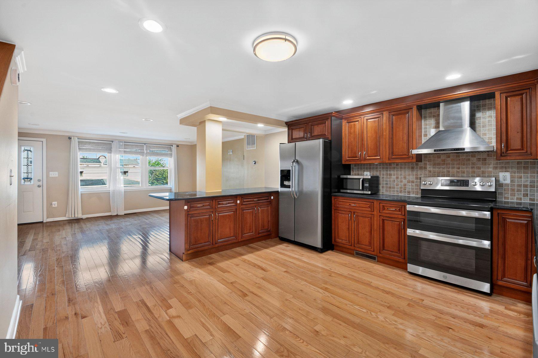 643 47th Street Baltimore, MD 21224 - Photo 9 of 35