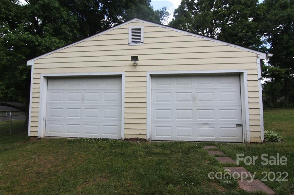 3019 Forbes Road Gastonia, NC 28056 - Photo 3 of 39 Gallery Image 3
