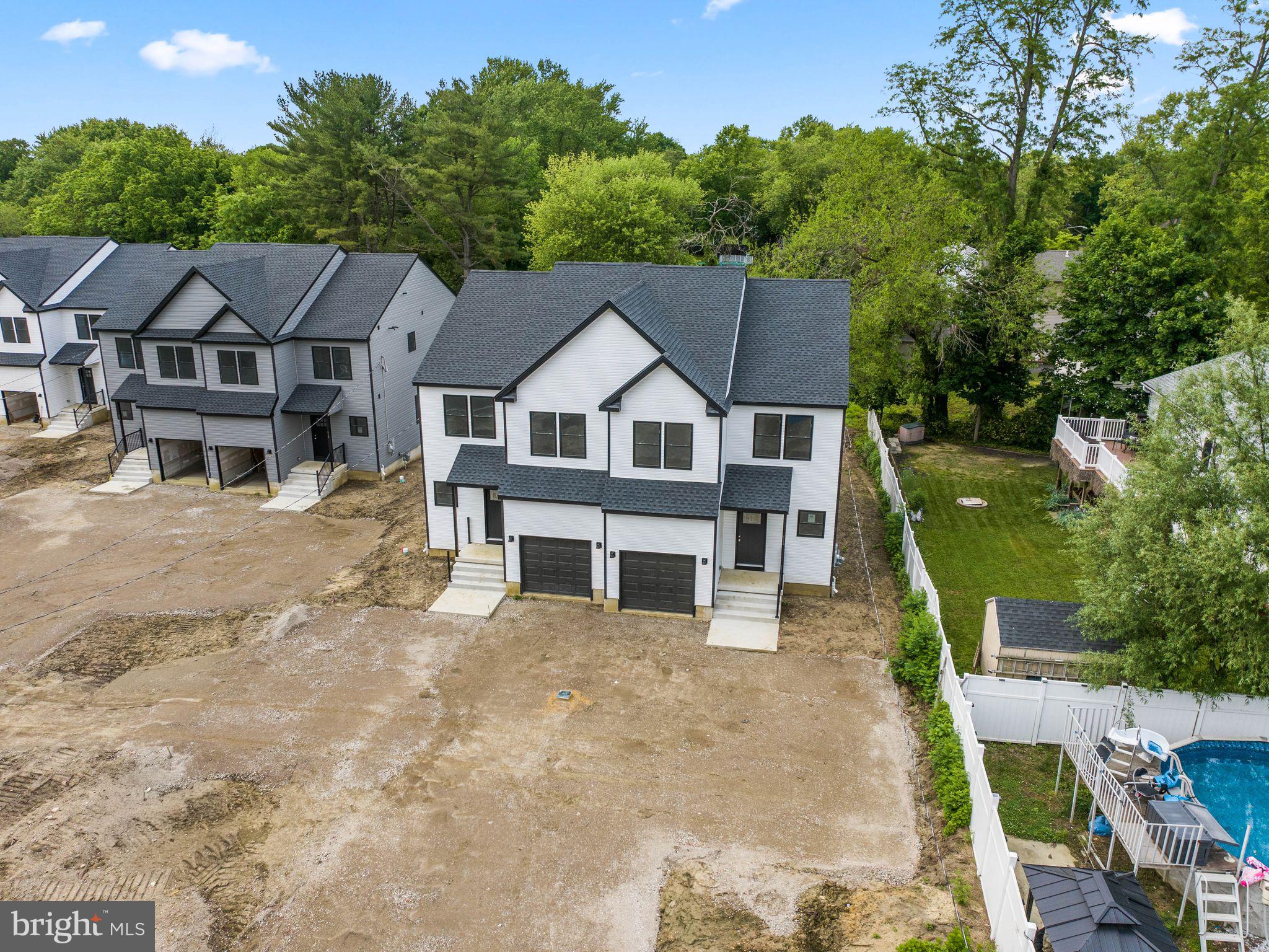 423 Almonesson Road Blackwood, NJ 08012 - Photo 7 of 40 Modern duplex in a serene setting.