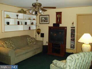 41 Idlewild Road Levittown, PA 19057 - Photo 3 of 6 Gallery Image 3