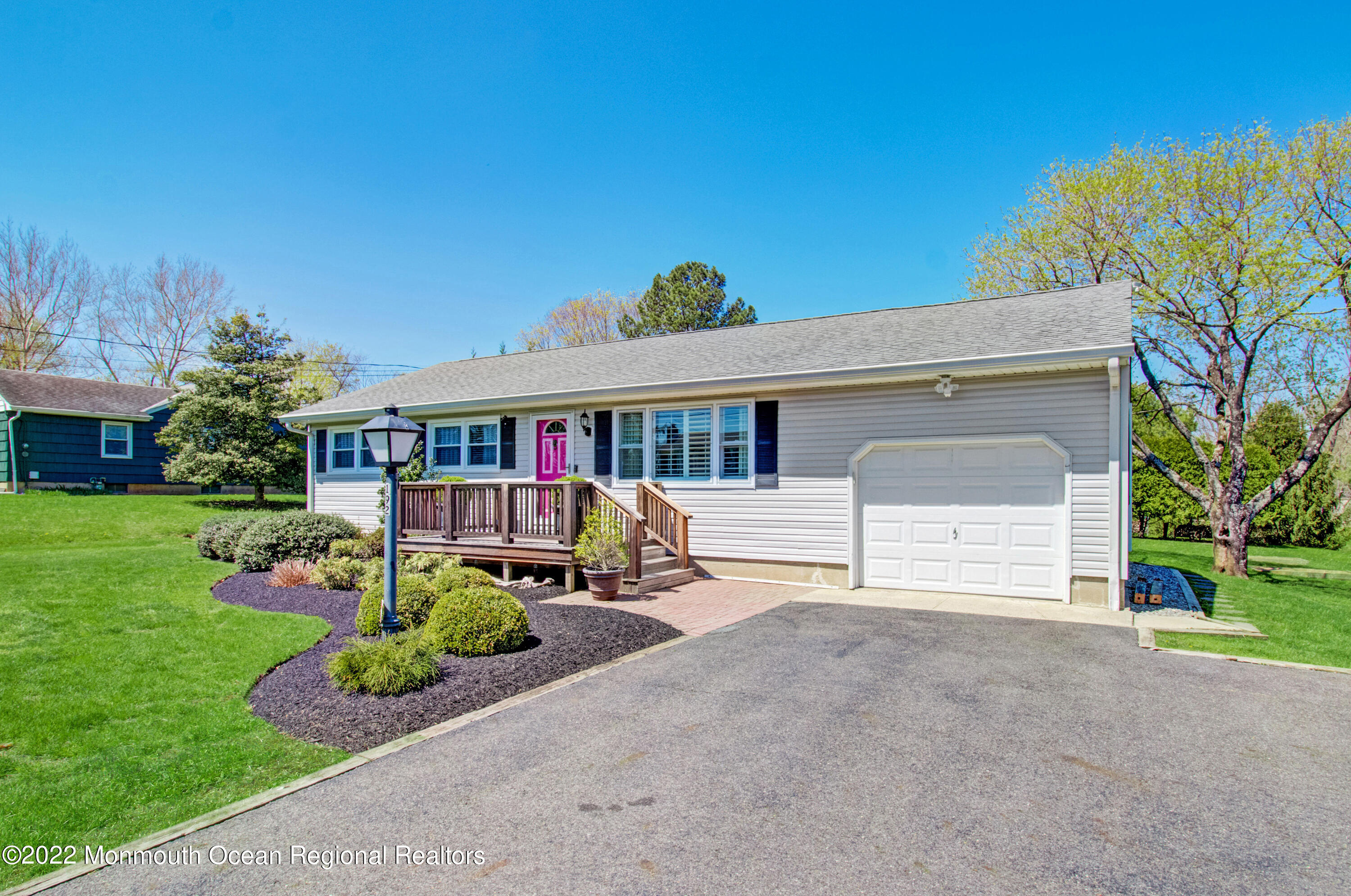 192 Burlington Path Road Cream Ridge, NJ 08514 - Photo 3 of 30 BB5