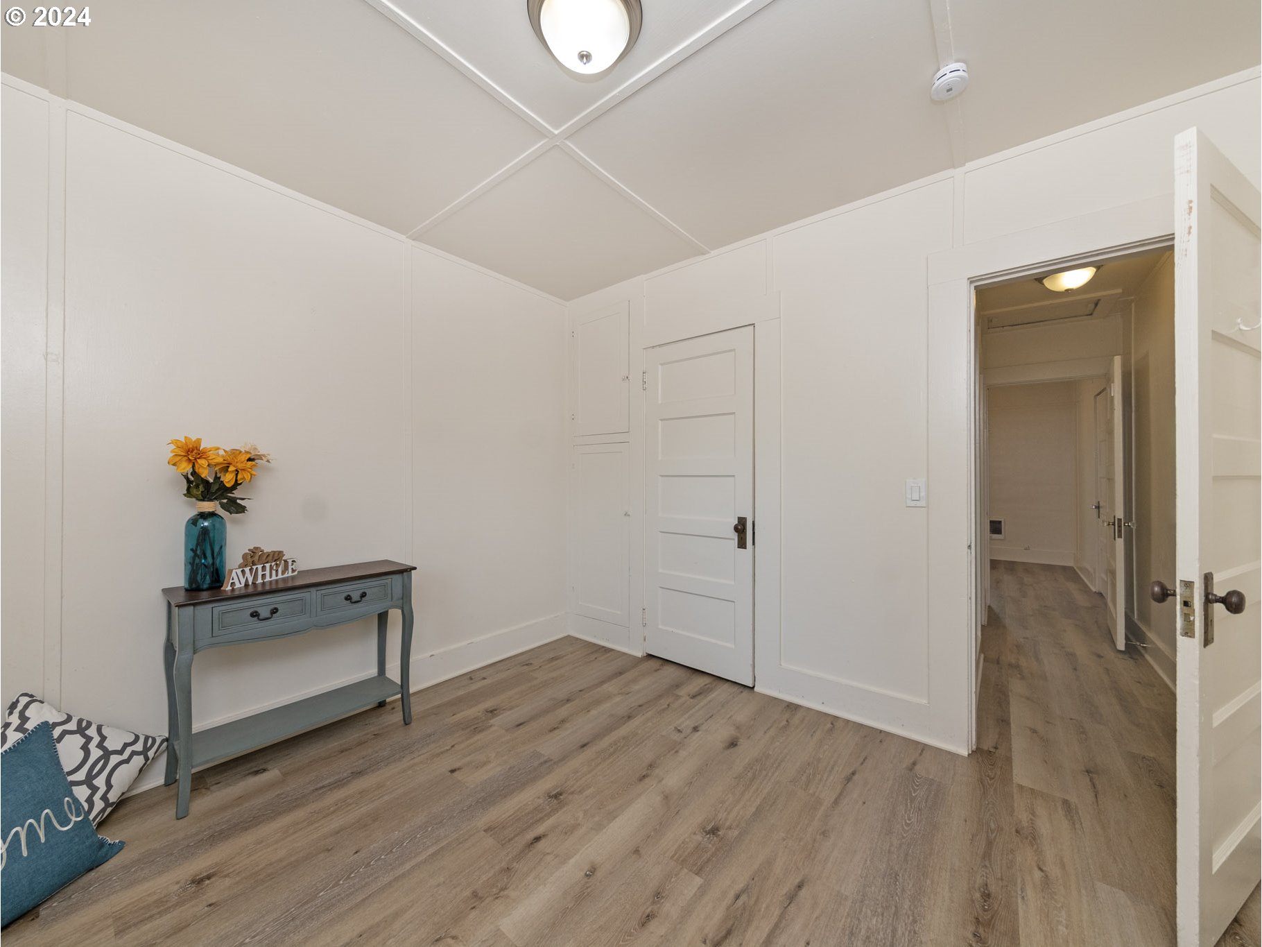654 East Bridge Street Vernonia, OR 97064 - Photo 19 of 28 wooden floor in an empty room