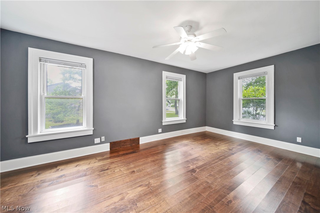 1927 Brainard Road Cleveland, OH 44124 - Photo 13 of 30