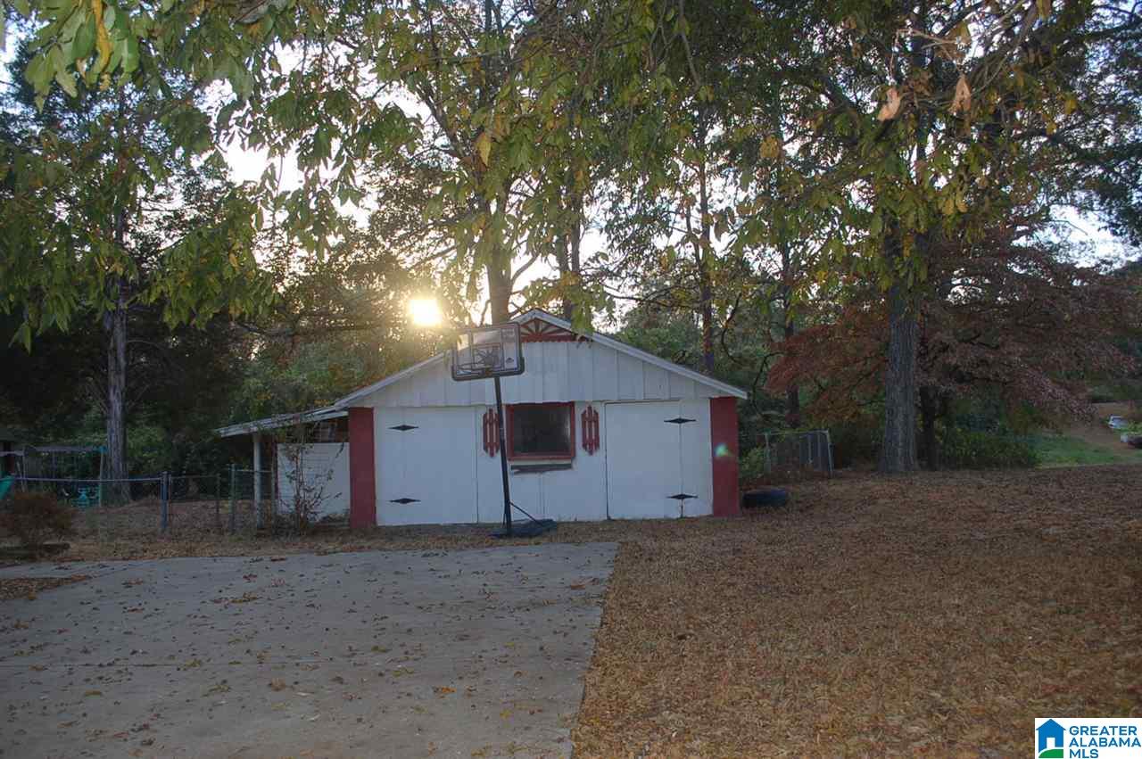 9950 Corner School Road Warrior, AL 35180 - Photo 4 of 20