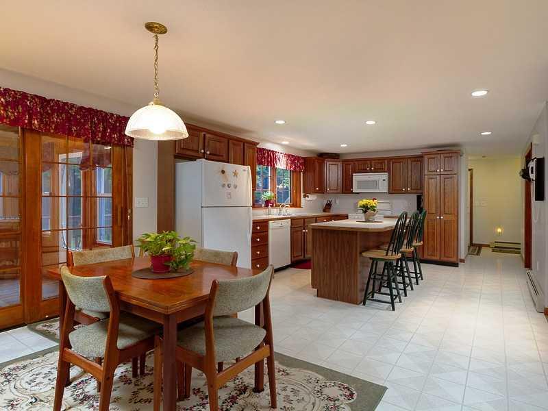 15 Mast Road Scarborough, ME 04074 - Photo 9 of 34 Kitchen.