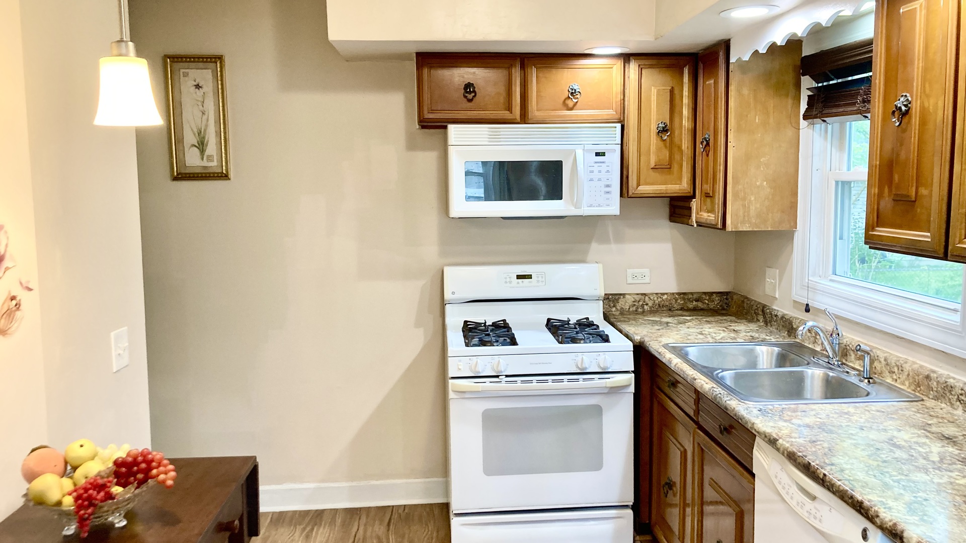 207 Village Road Hinsdale, IL 60521 - Photo 8 of 20