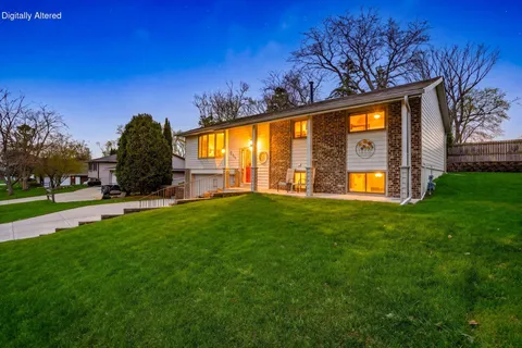 $399,900 | 321 Lakeview Road, South Milwaukee, WI 53172