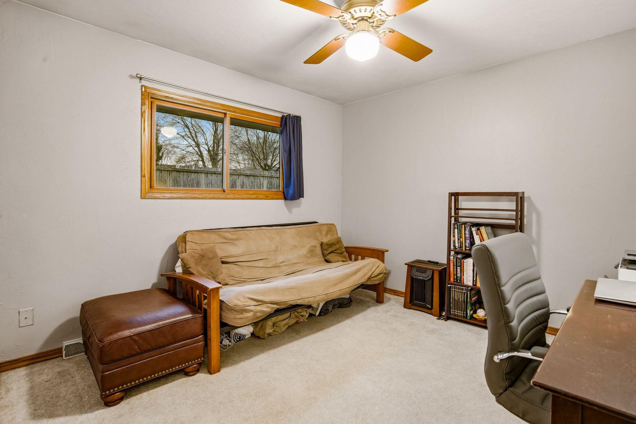 321 Lakeview Road South Milwaukee, WI 53172 - Photo 19 of 40 Bedroom 3