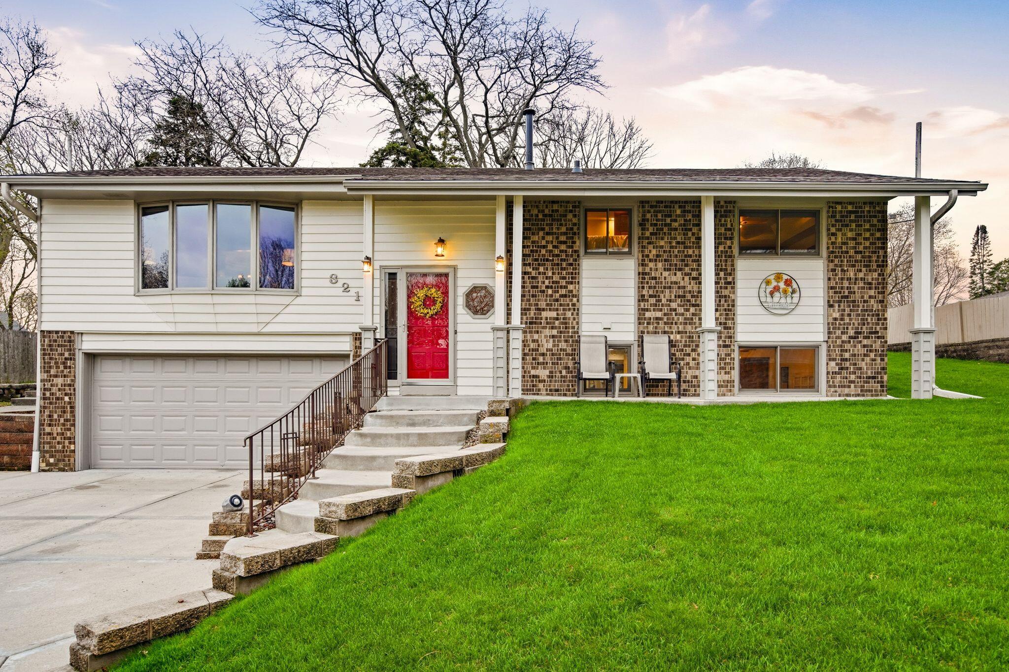 321 Lakeview Road South Milwaukee, WI 53172 - Photo 2 of 40 Front Exterior