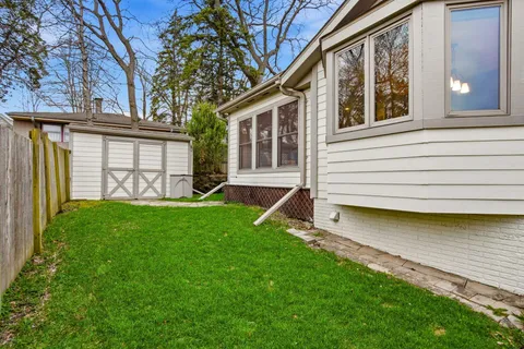 $399,900 | 321 Lakeview Road, South Milwaukee, WI 53172