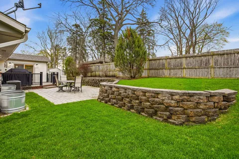 $399,900 | 321 Lakeview Road, South Milwaukee, WI 53172