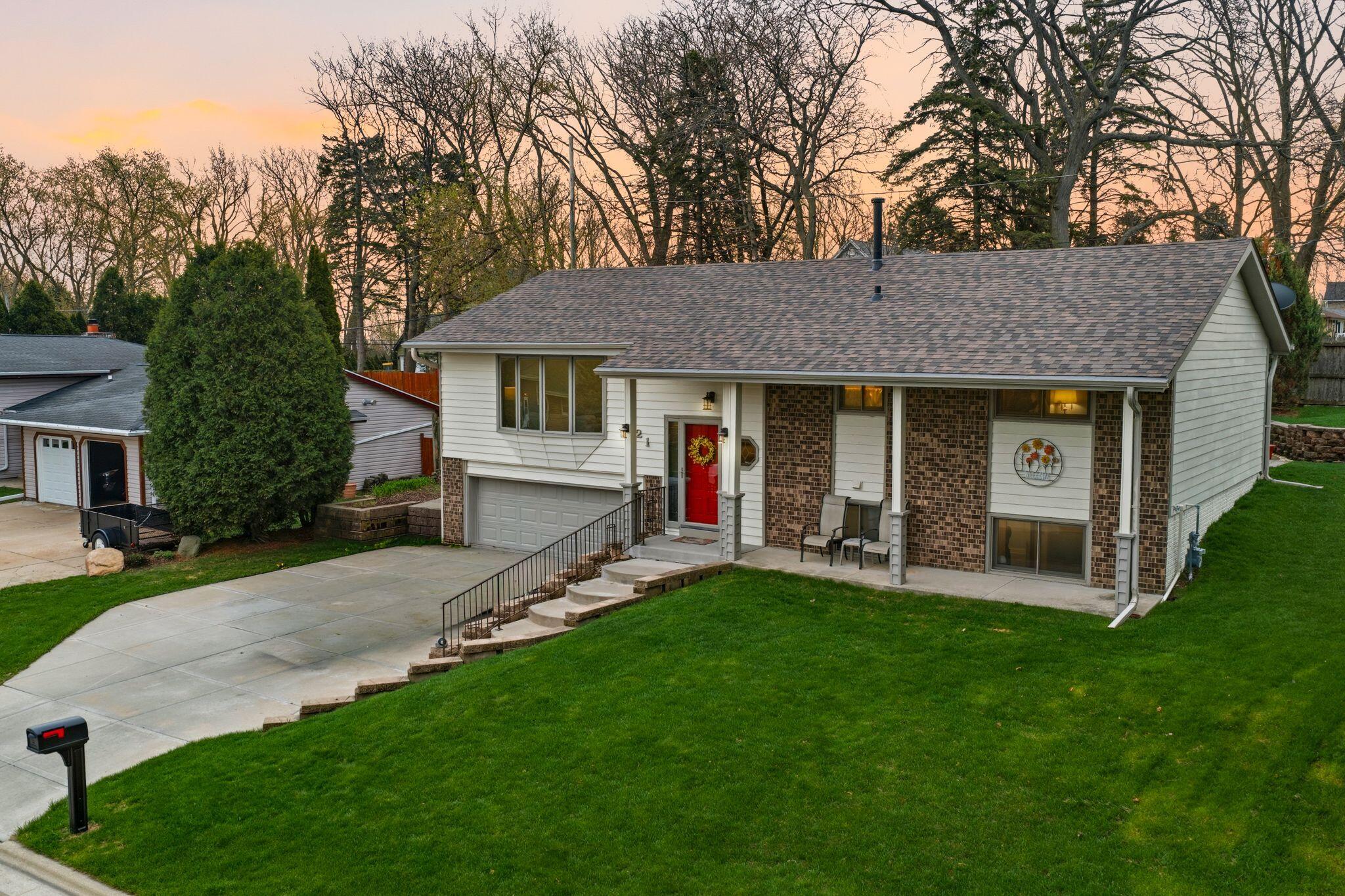 321 Lakeview Road South Milwaukee, WI 53172 - Photo 34 of 40 Front Exterior - Drone