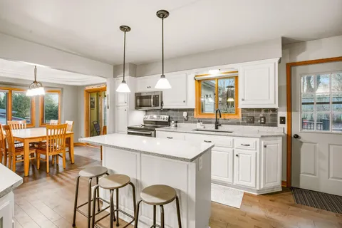 $399,900 | 321 Lakeview Road, South Milwaukee, WI 53172