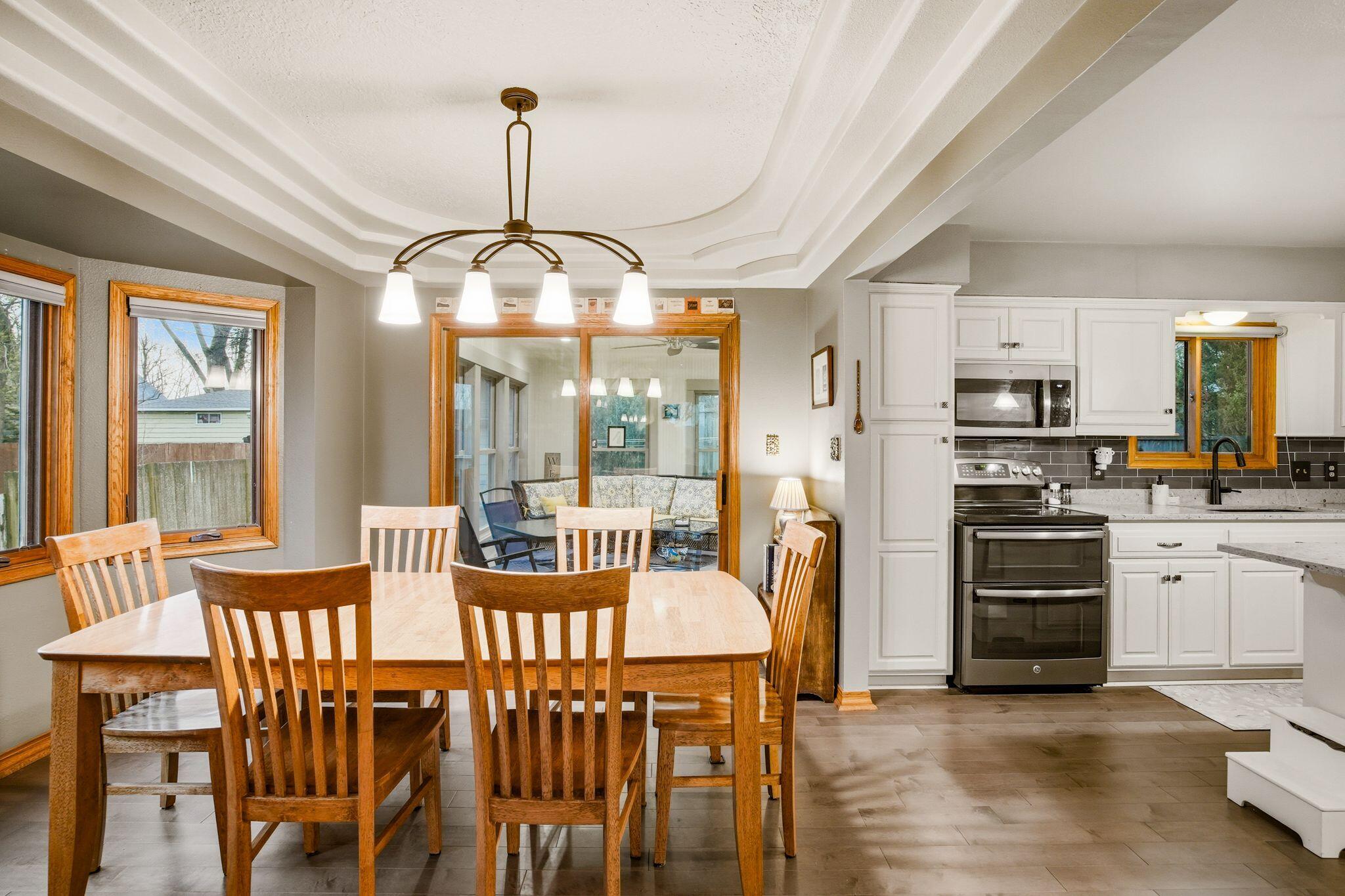 321 Lakeview Road South Milwaukee, WI 53172 - Photo 10 of 40 Dining Room - Tray Ceiling